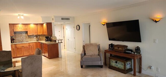 Building Photo - 3800 Galt Ocean Dr