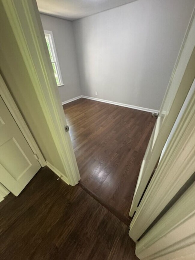 Building Photo - Spacious 3-Bedroom Home with 1-Car Garage