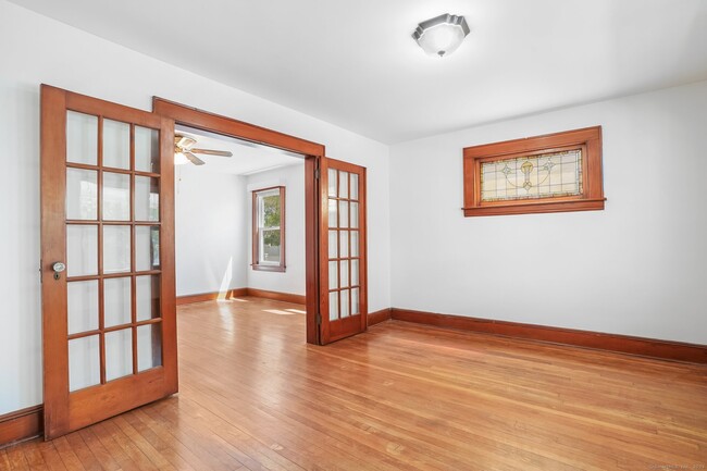 Building Photo - 108 Barnum Ter