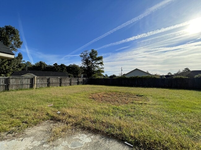 Building Photo - Home For Rent