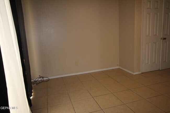 Building Photo - 10711 Ivanhoe Dr