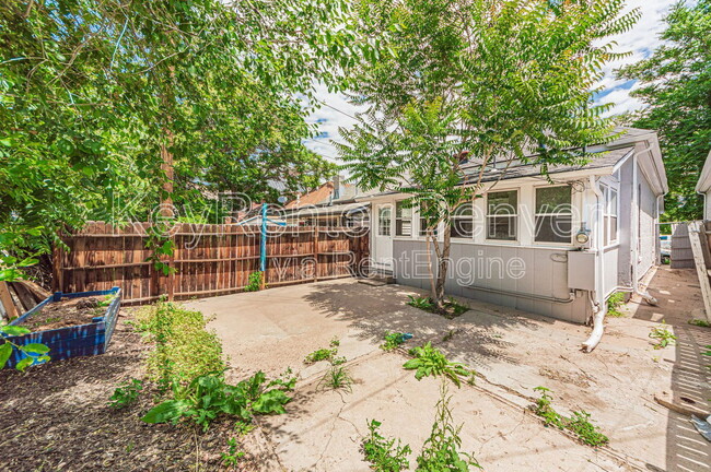 Building Photo - 3783 Franklin St