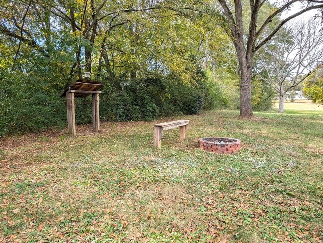 Building Photo - Cozy Ranch Style Home Located in Lancaster...