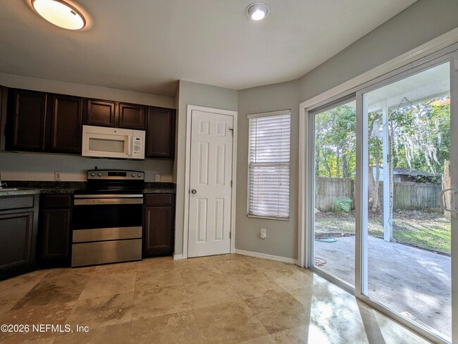 Building Photo - 572 Staffordshire Dr