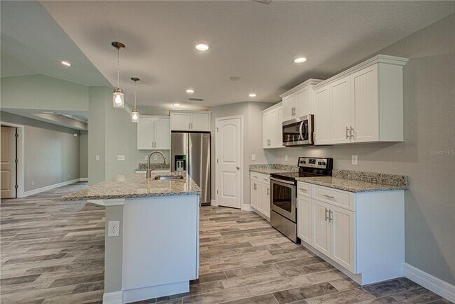 Building Photo - 129 Glades Dr