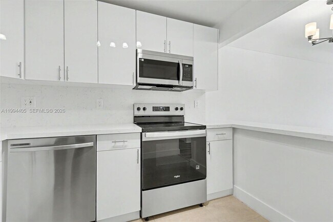 Building Photo - 1220 71st St