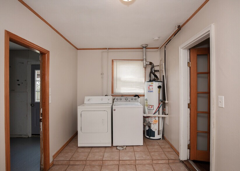 Building Photo - 537 23rd St