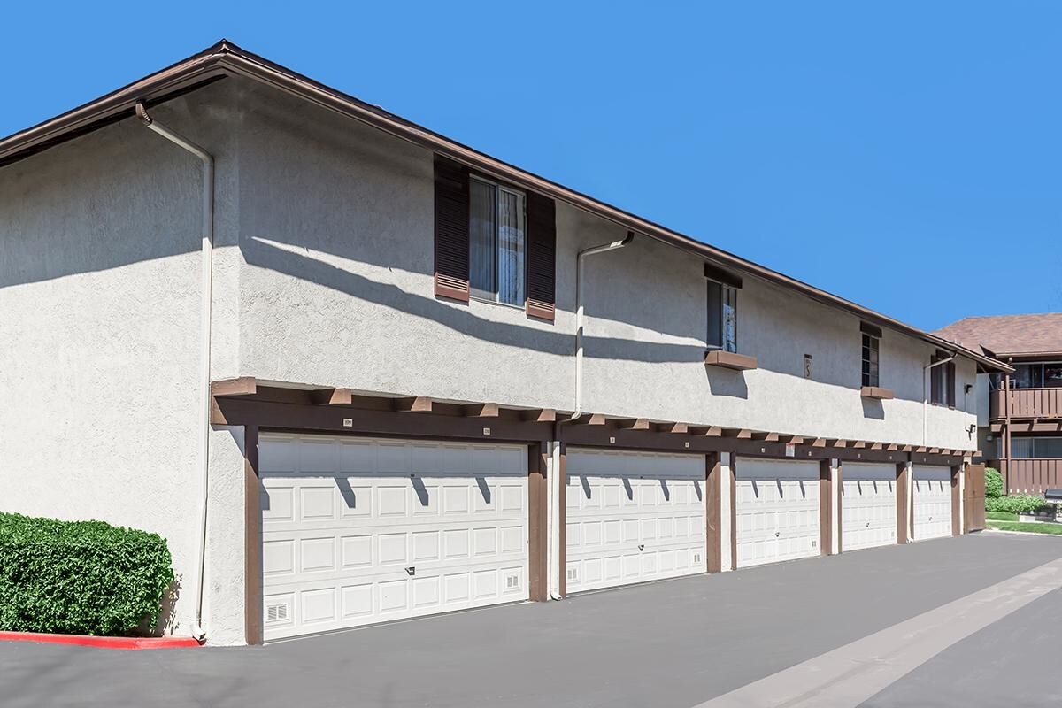 Country Hills Apartment Homes Brea