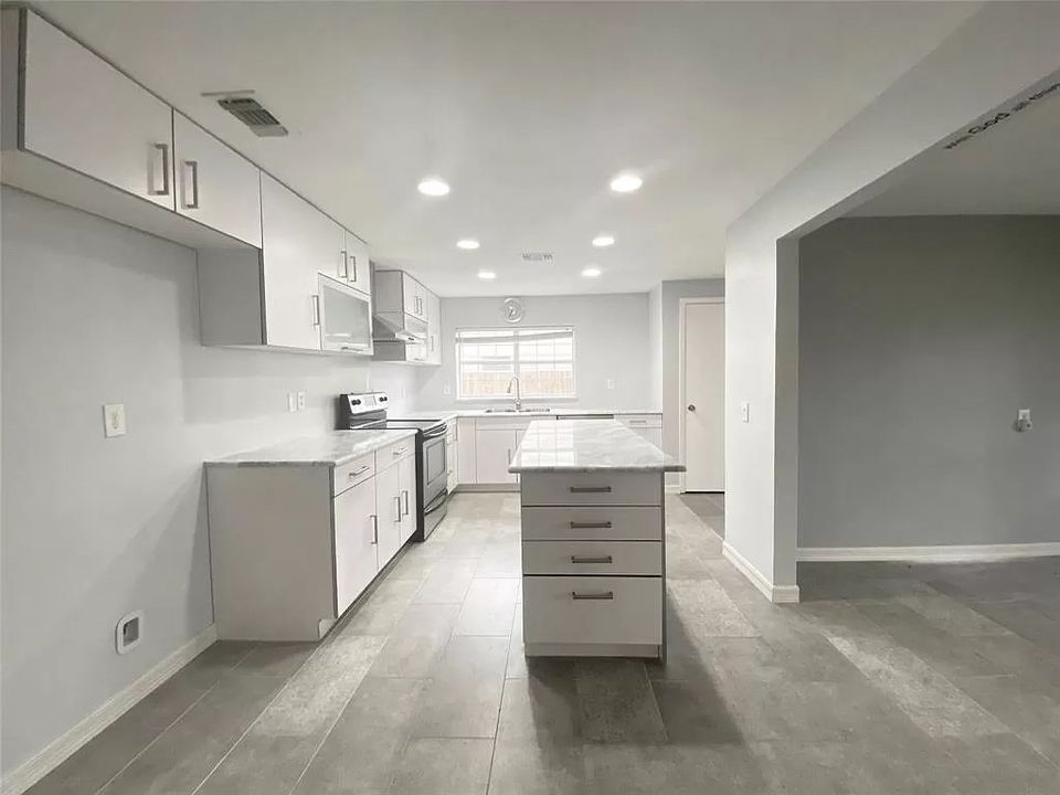 Building Photo - 1316 Dunbarton Dr