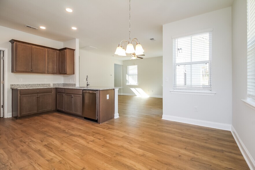 Building Photo - 116 Renwood Rd