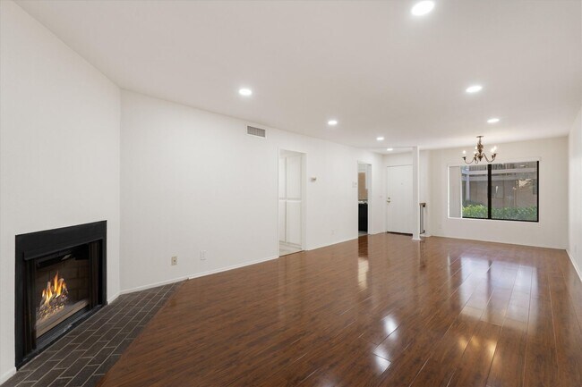 Building Photo - 4141 Via Marisol