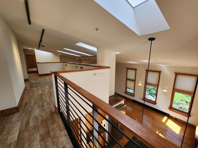 Building Photo - 3600 Cerrillos Rd