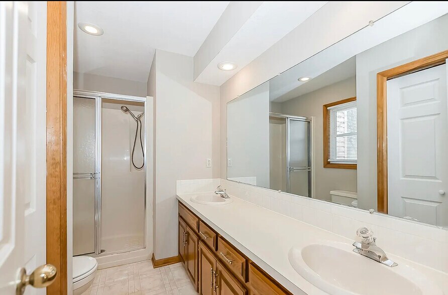 Building Photo - 6215 NW 65th St