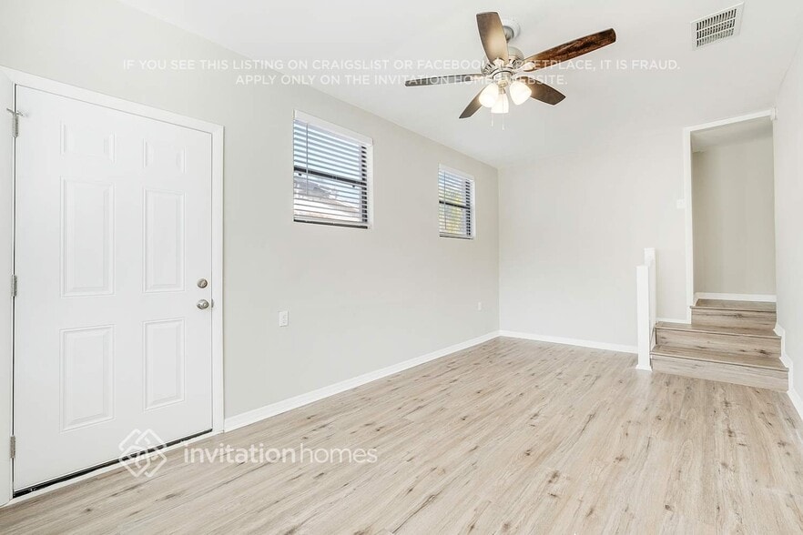 Building Photo - 4025 Loys Dr