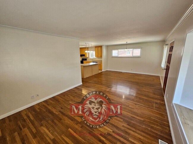 Building Photo - Great 4 Bd 2 Bath Home in Sandy