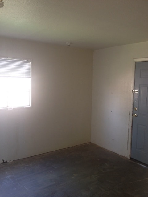 Building Photo - CORNER LOT- HAS FIREPLACE AND A DEN