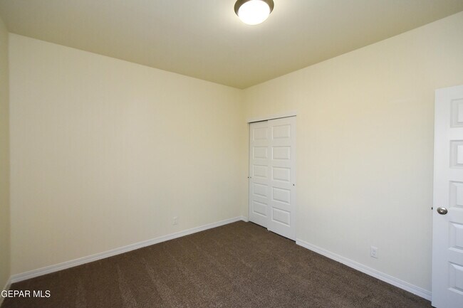 Building Photo - 902 Bromyard