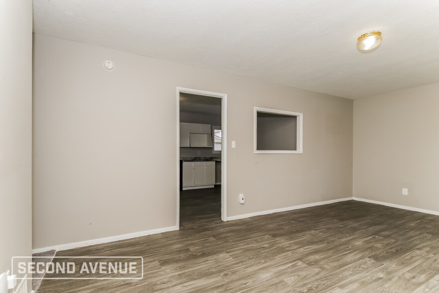 Building Photo - 403 Eberhart Dr