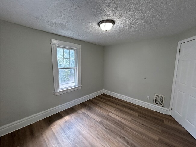 Building Photo - 42 Villa St