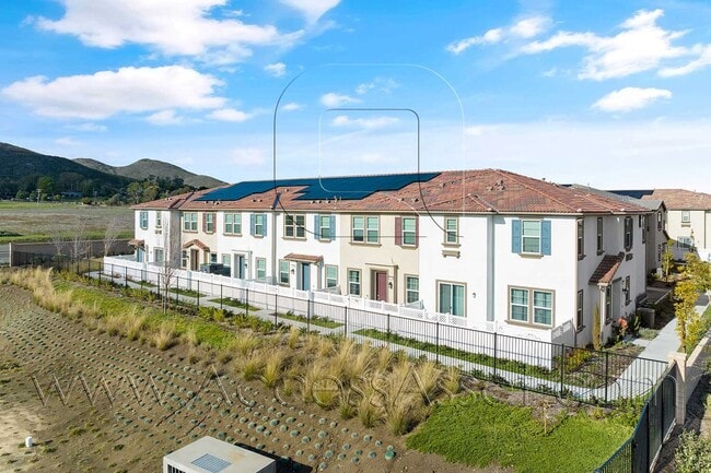 Building Photo - Dreamy 2-Story, 3 Bed/2.5 Baths Townhome In New Community!