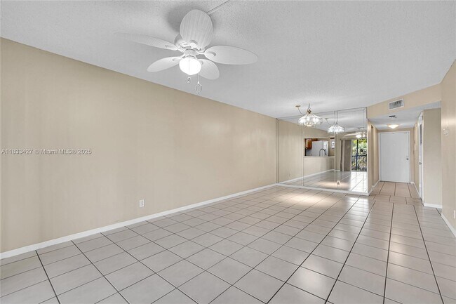 Building Photo - 1100 NW 87th Ave