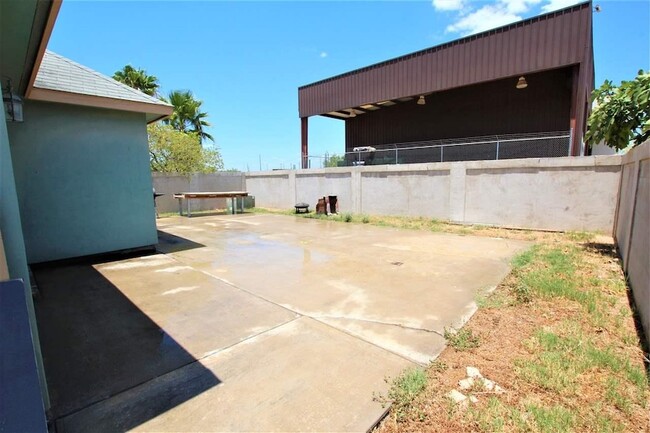 Building Photo - 6006 Catedral Loop