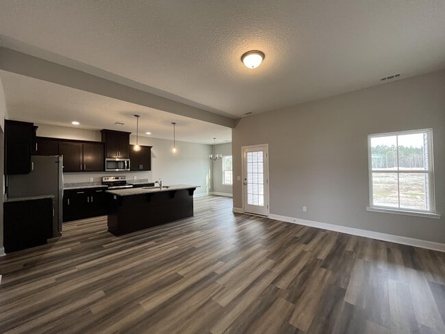 Building Photo - 486 Thorp Circle