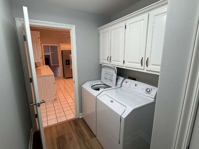 Building Photo - Elegant, Low Maintenance Townhome Designed for Elevated Everyday Living!