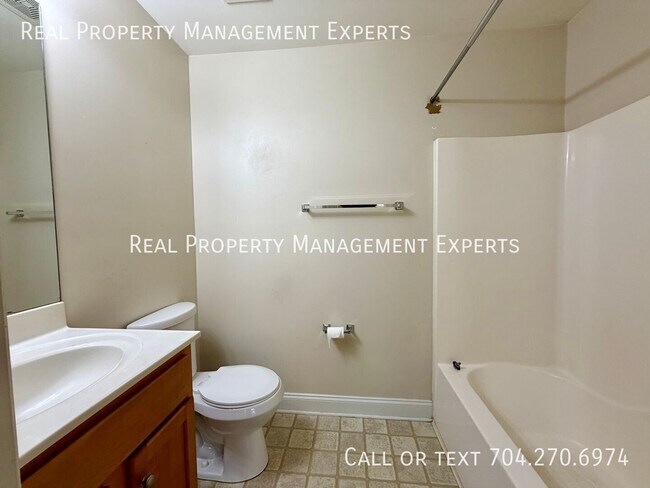 Building Photo - 2154 Sardony Ln