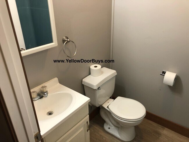 Building Photo - 410 E Houston St