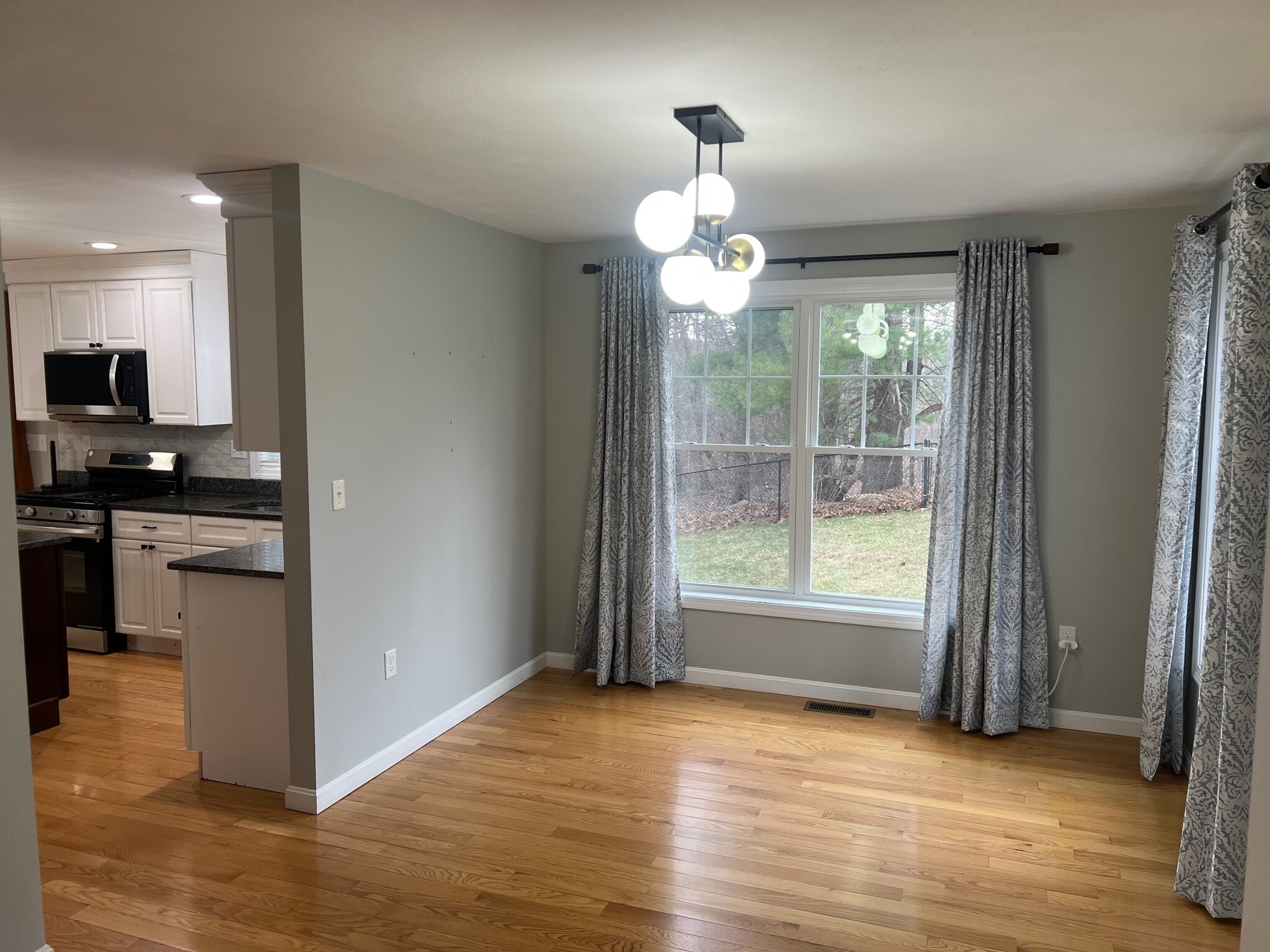 Building Photo - 131 Merrill Ave