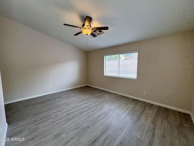 Building Photo - 8556 W Carol Ave