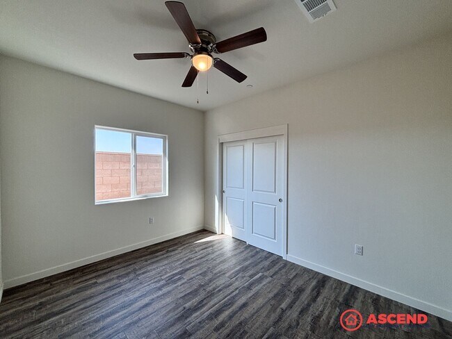 Building Photo - 6012 Curvy Hills Dr