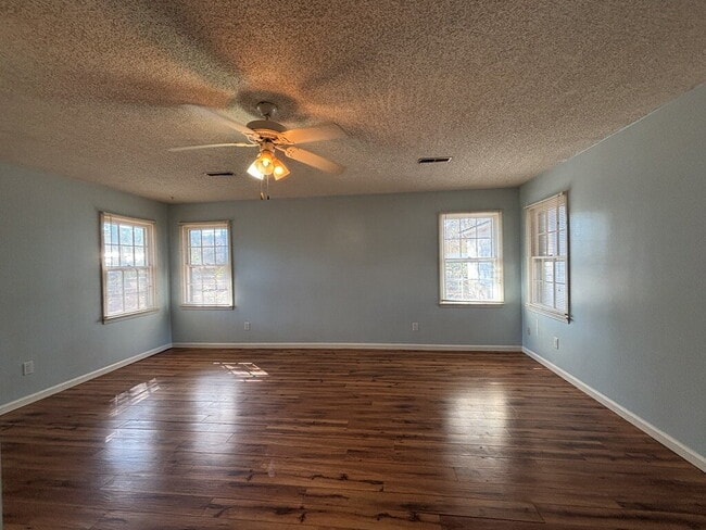 Building Photo - 4411 Donwood Dr