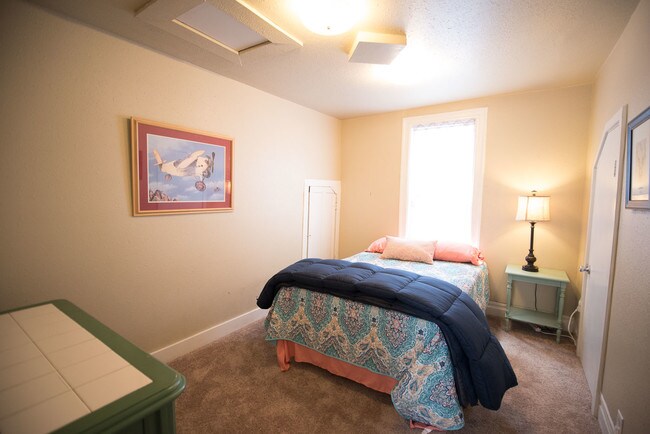 Building Photo - 2444 N Clarkson St