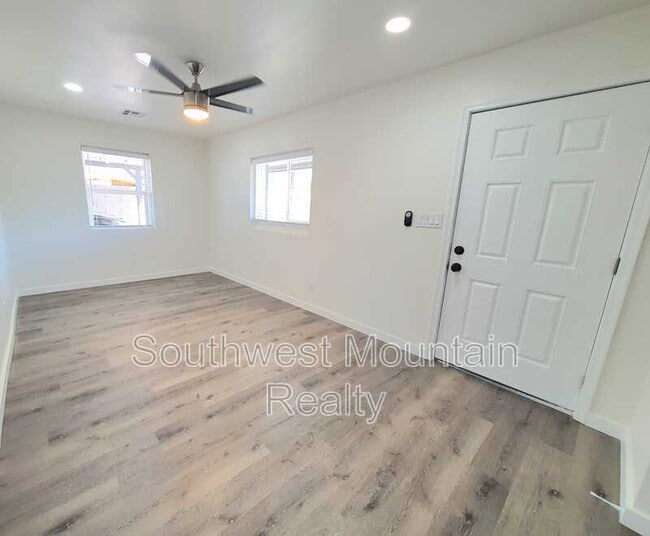 Building Photo - 7404 N 62nd Ave