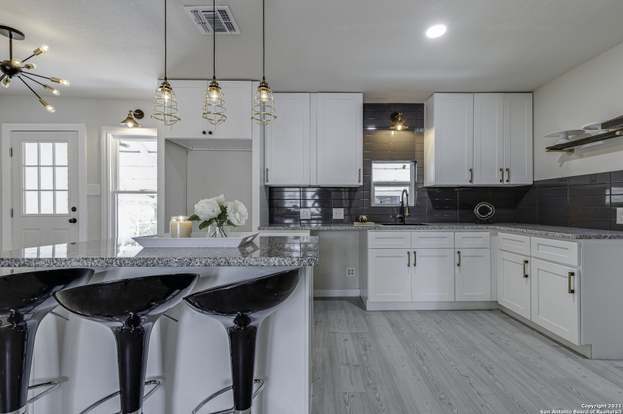Building Photo - 1110 Clower-