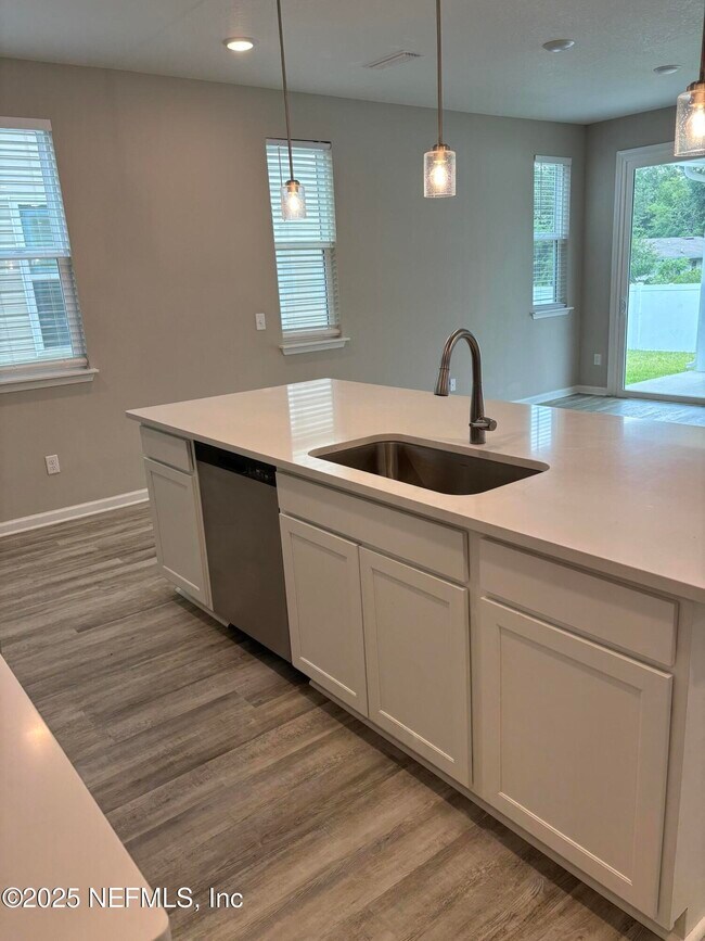 Building Photo - 6847 Mirage St