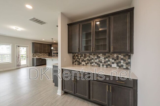 Building Photo - 508 Blackberry Ln