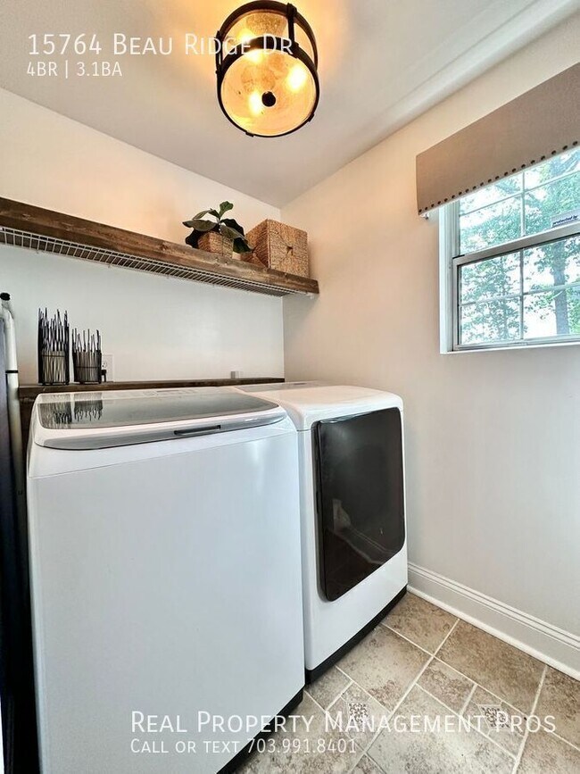Building Photo - 15764 Beau Ridge Dr
