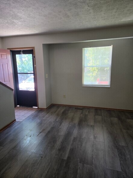 Building Photo - 2472 Carolina Ave
