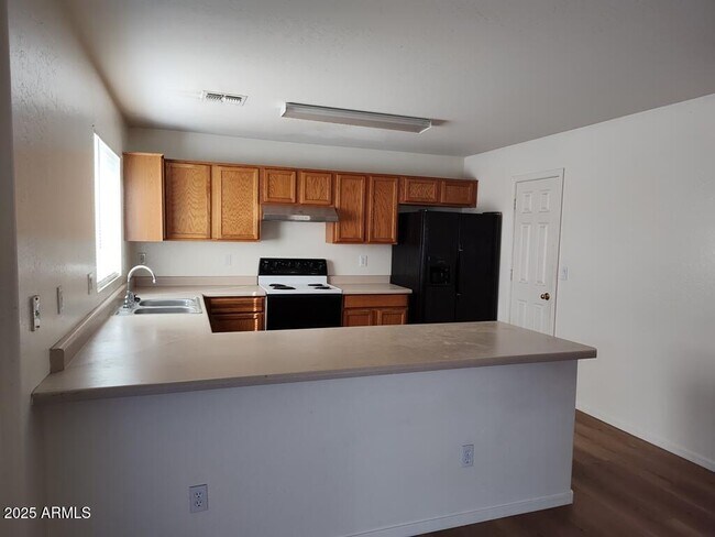 Building Photo - 33344 N Roadrunner Ln
