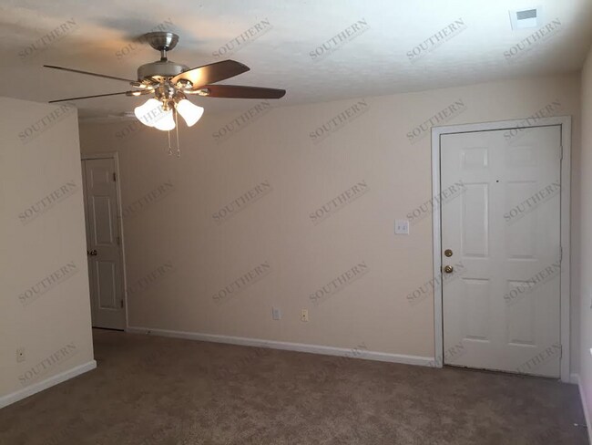 Building Photo - 3930 Banyan Ct