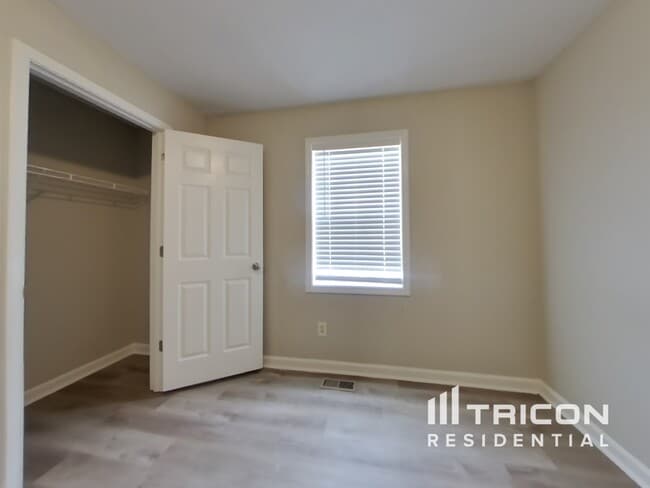 Building Photo - 6320 Holborne Ln