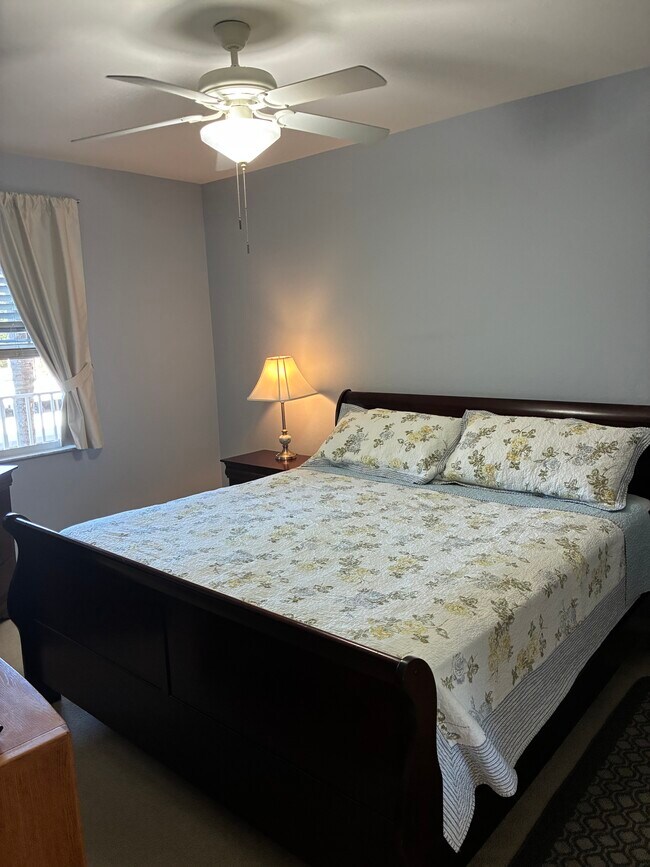 Building Photo - 4009 Palm Tree Blvd