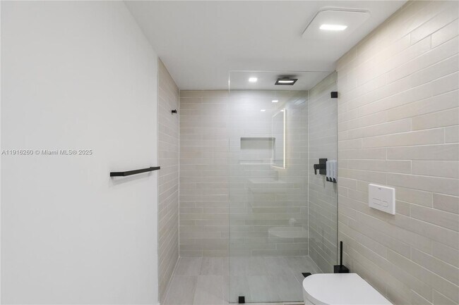 Building Photo - 1025 92nd St