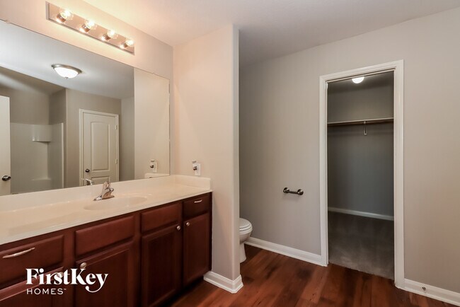 Building Photo - 7119 Glenridge