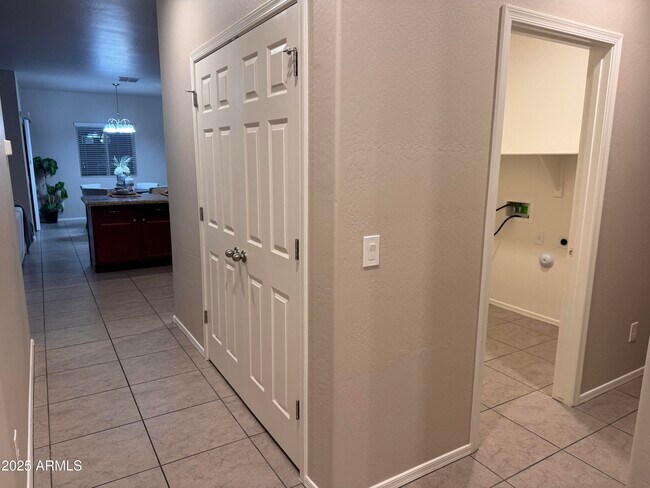 Building Photo - 4065 W Ardmore Rd