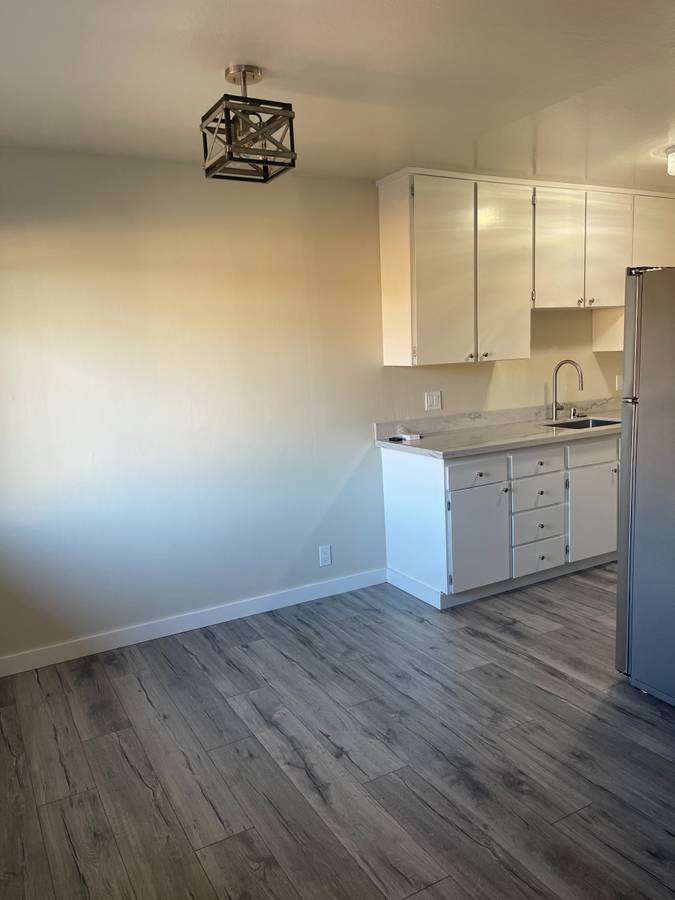 Building Photo - 528 Grand Ave