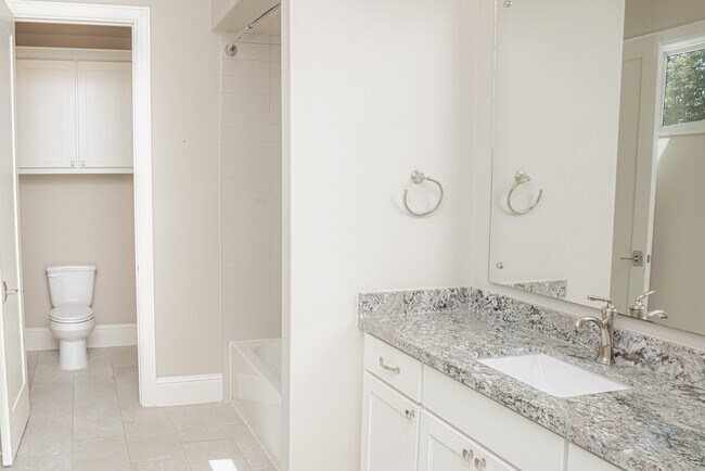 Building Photo - 1530 Cunningham Parc Ln